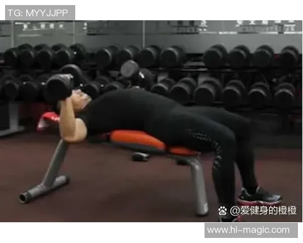 哑铃训练打造完美腹肌的有效方法与技巧分享